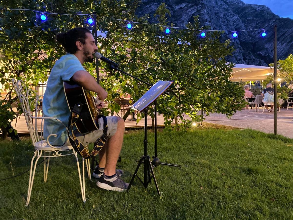 Albergo Bellavista Limone sul Garda Exteriör bild
