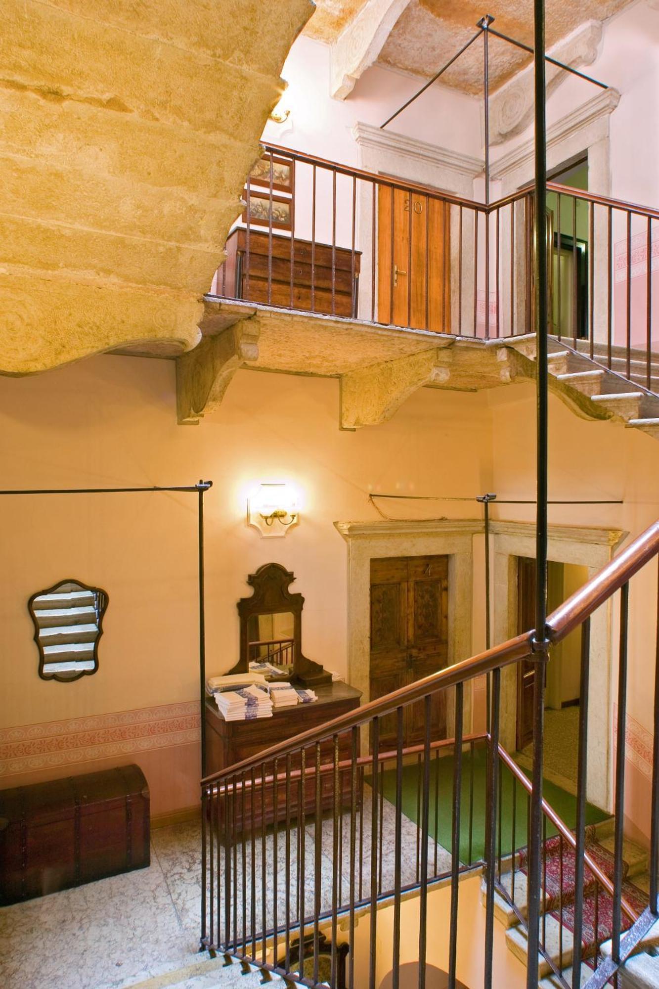 Albergo Bellavista Limone sul Garda Exteriör bild