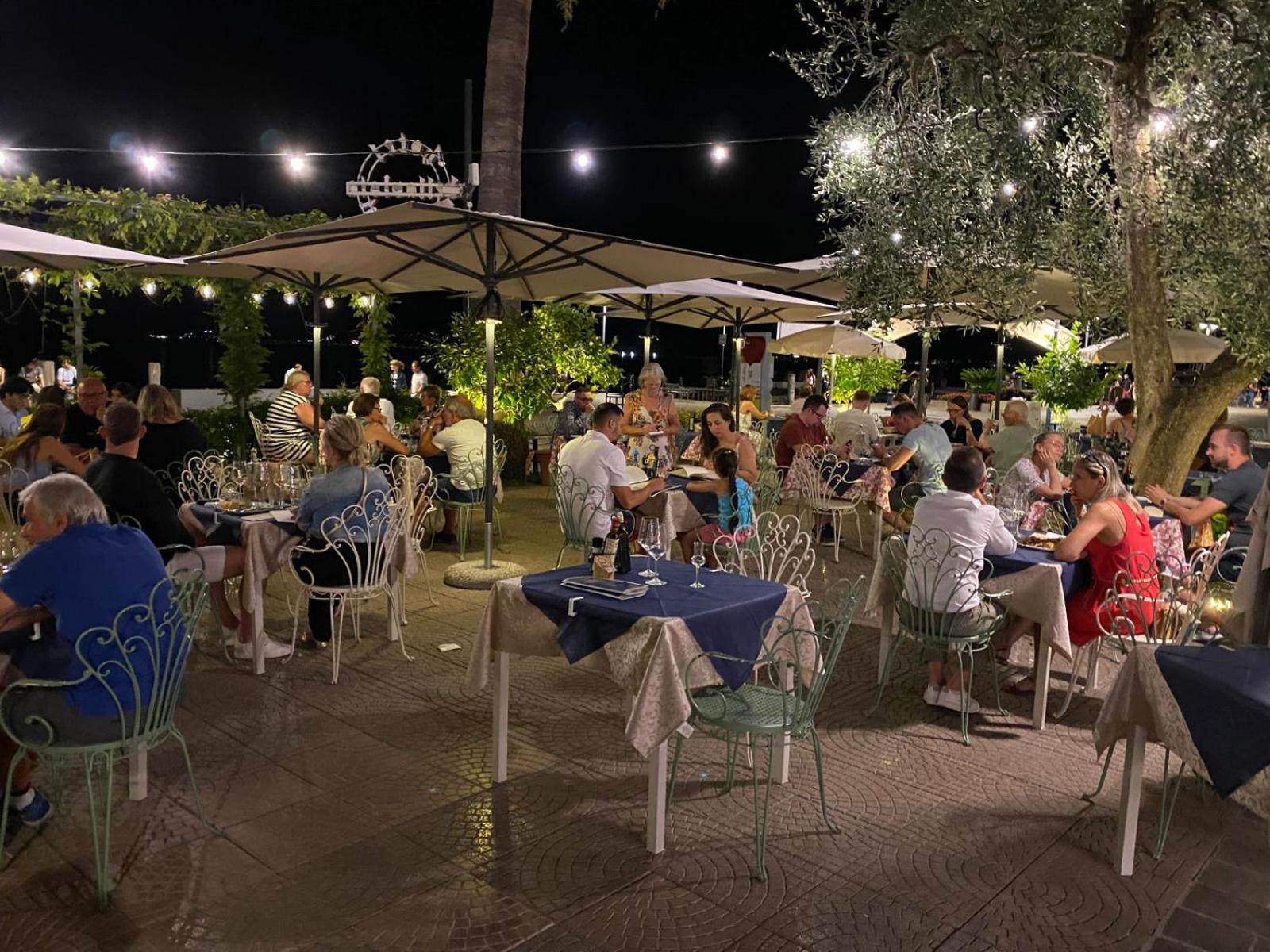 Albergo Bellavista Limone sul Garda Exteriör bild